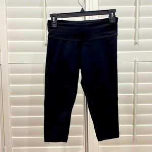 Lululemon Black Cropped Tights/ Leggings.  Size 4
